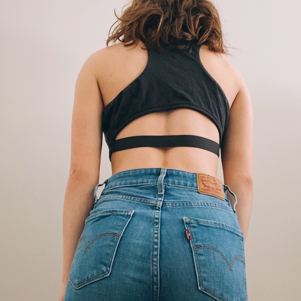 Embroidered Cropped Tanktop - Picture 2 of 2